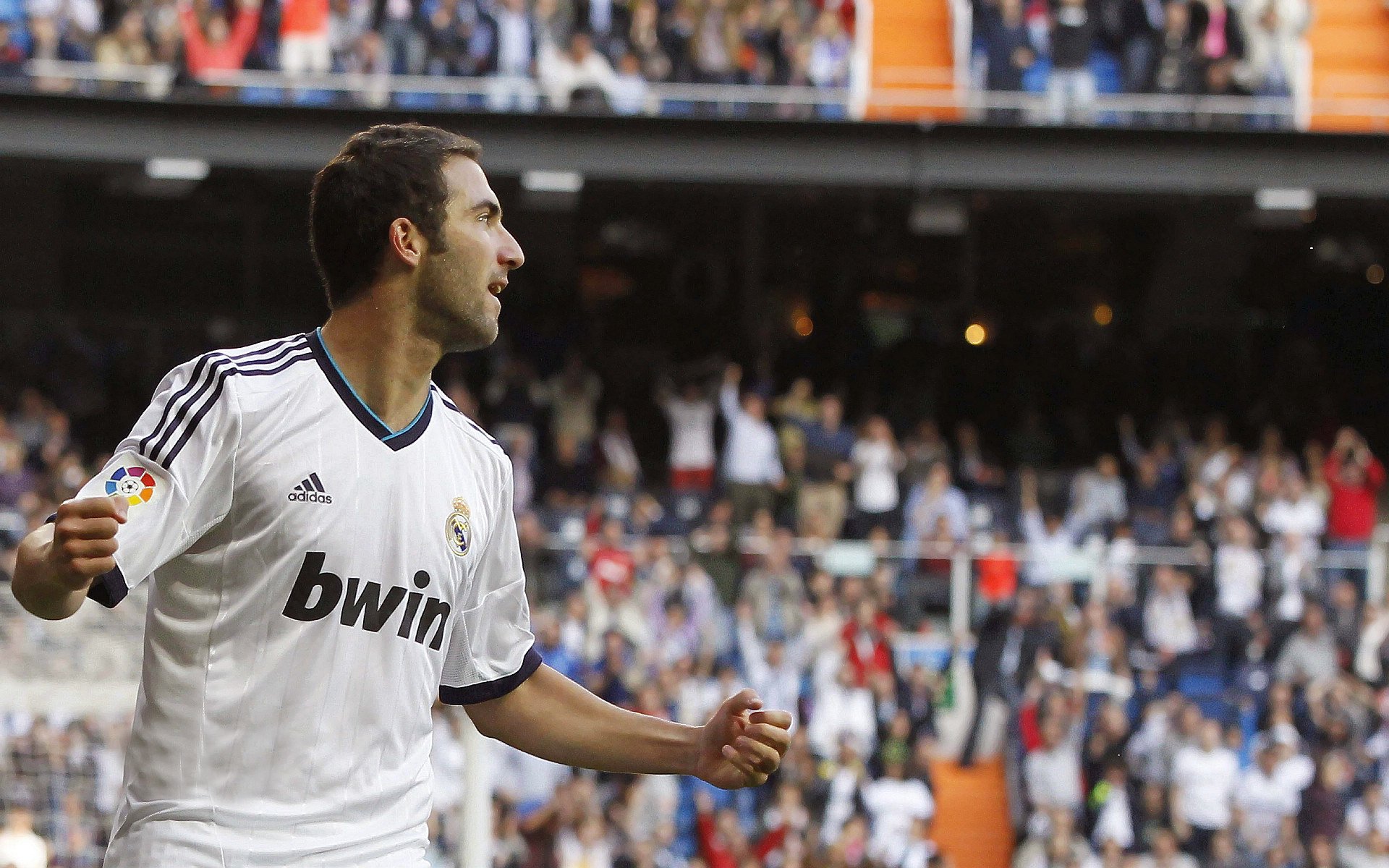 “马科斯·莫奇的高效防守和突进能力，成为阿根廷美洲狮队的新武器”