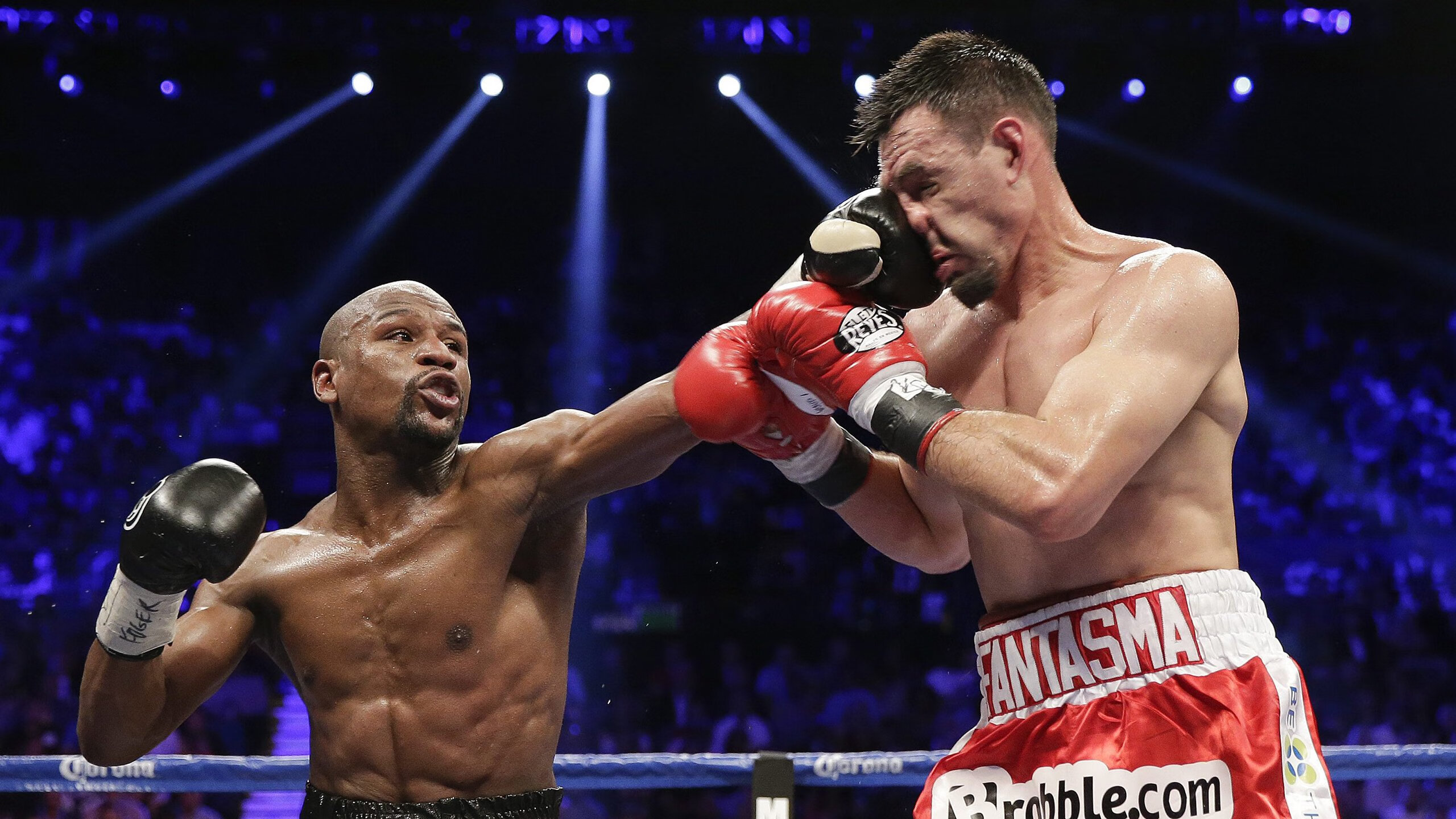 开云足球-球队赞助商发布限量联名产品，粉丝抢购风潮再起，球队赞助商怎么赚钱